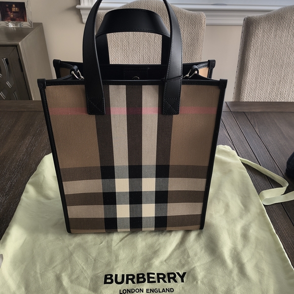 Burberry Checkered Book Tote - FLASH SALE! Approx Measurements 12 H x10 x4 - Picture 4 of 5